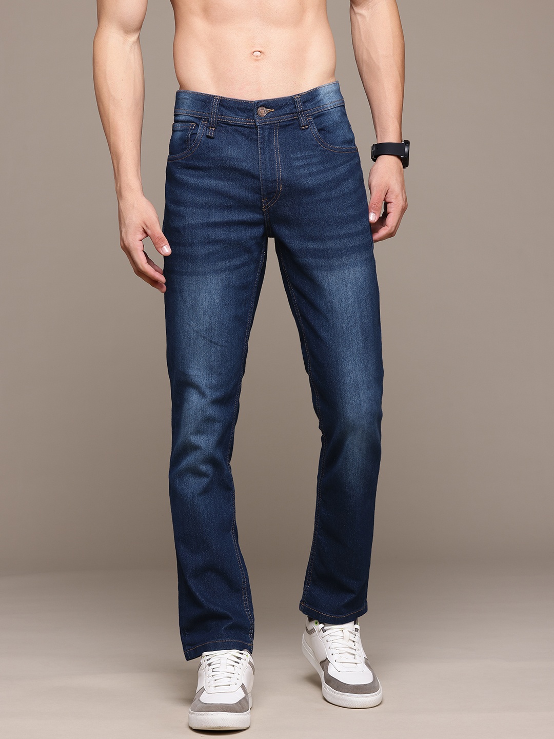 

The Roadster Lifestyle Co. Men Slim Tapered Fit Jeans, Blue