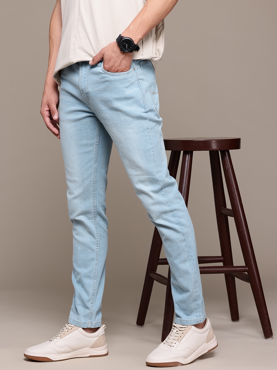 

The Roadster Lifestyle Co. Men Tapered Fit Jeans, Blue