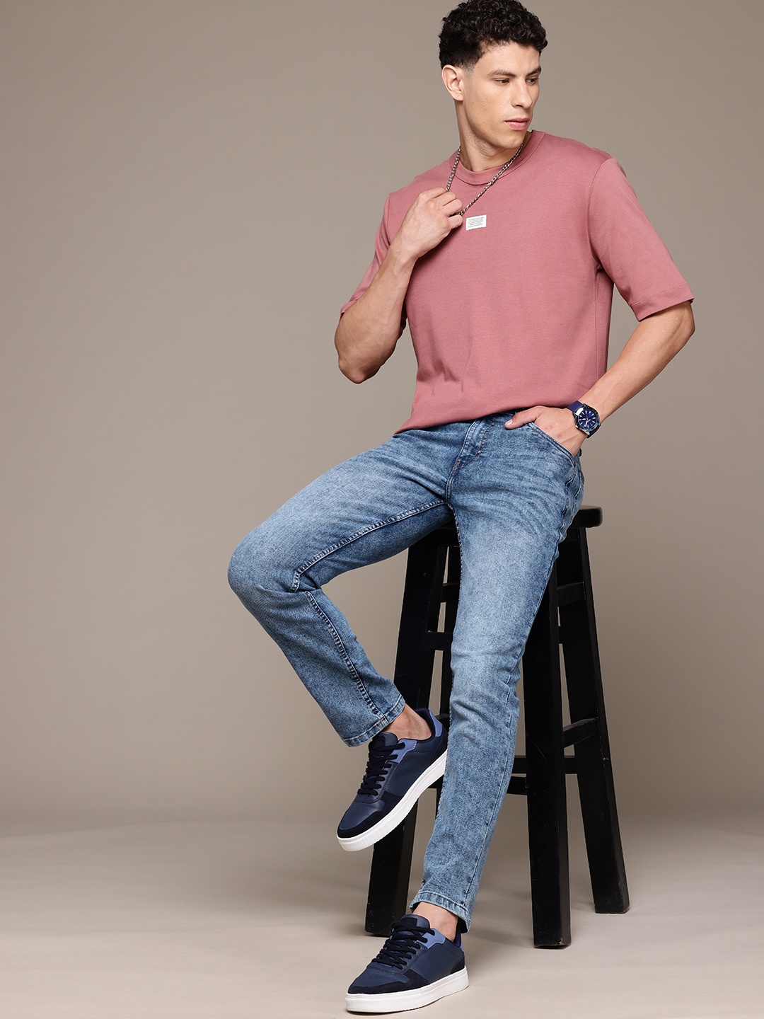

The Roadster Lifestyle Co. Men Slim Fit Heavy Fade Stretchable Jeans, Blue
