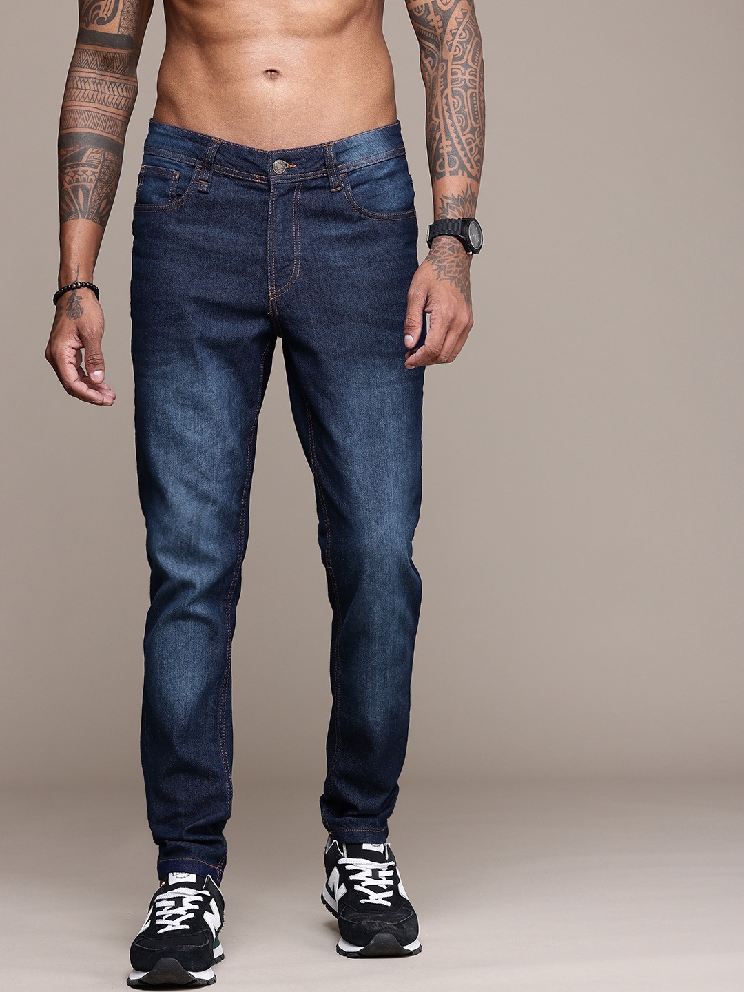 

The Roadster Life Co. Men Tapered Fit Light Fade Stretchable Jeans, Blue