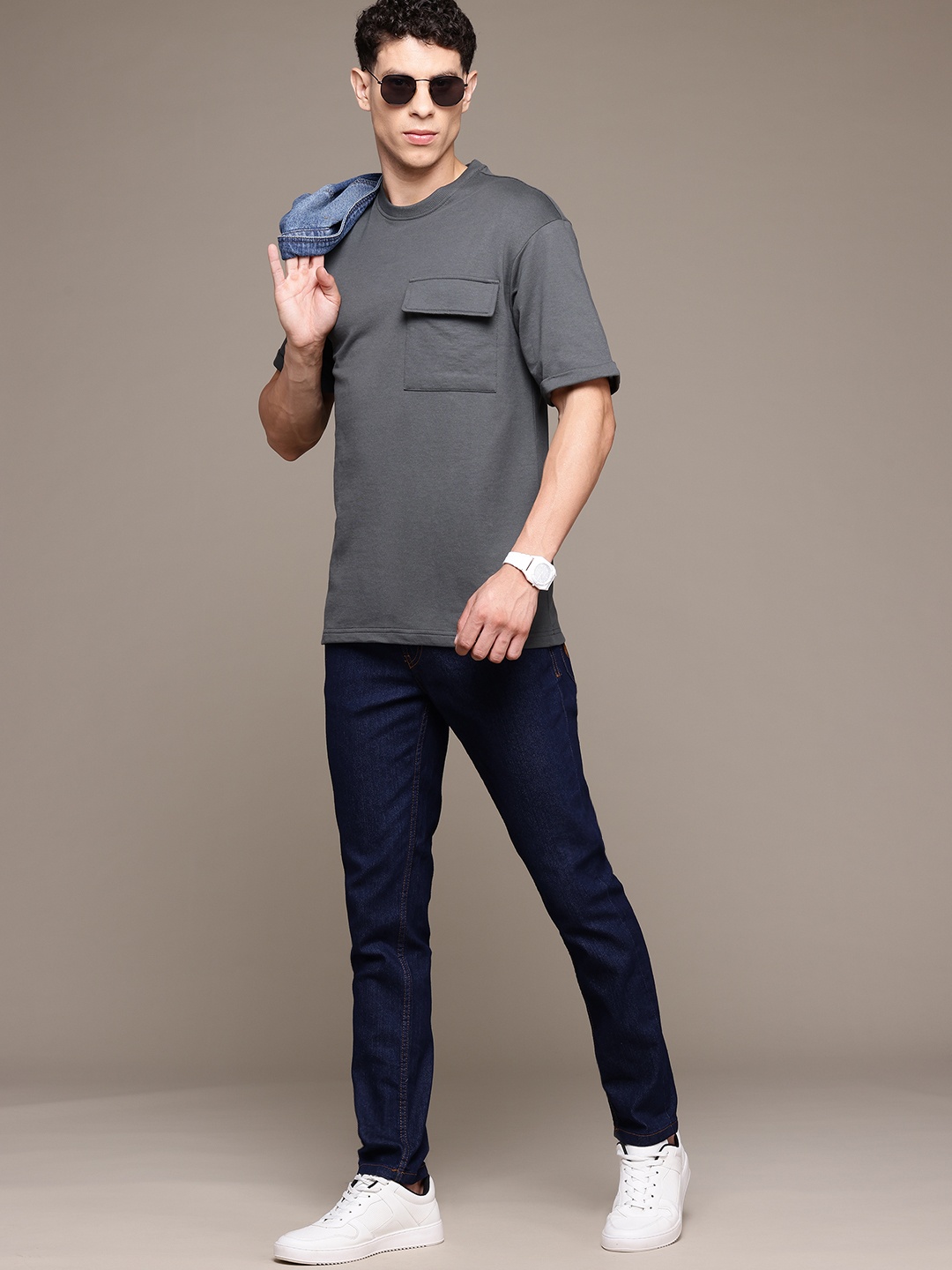 

The Roadster Lifestyle Co. Men Slim Tapered Fit Jeans, Navy blue