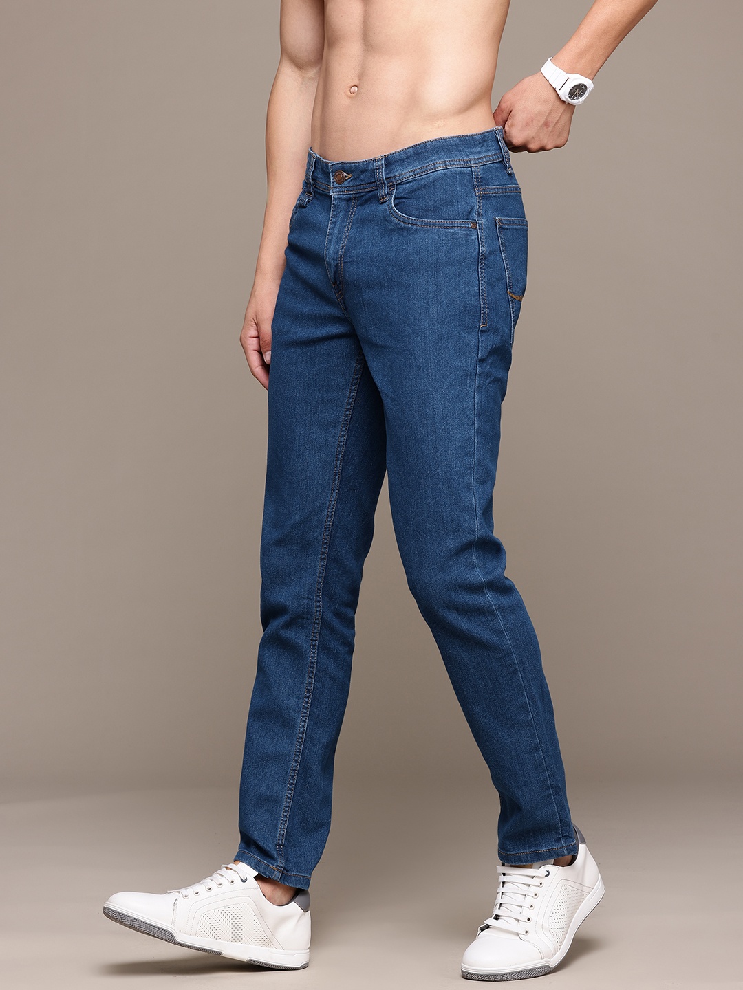 

The Roadster Lifestyle Co. Men Slim Fit Stretchable Jeans, Blue