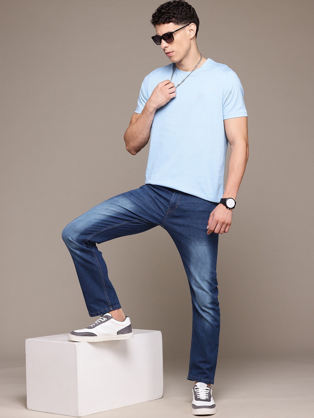 

The Roadster Lifestyle Co. Men Slim Fit Jeans, Blue
