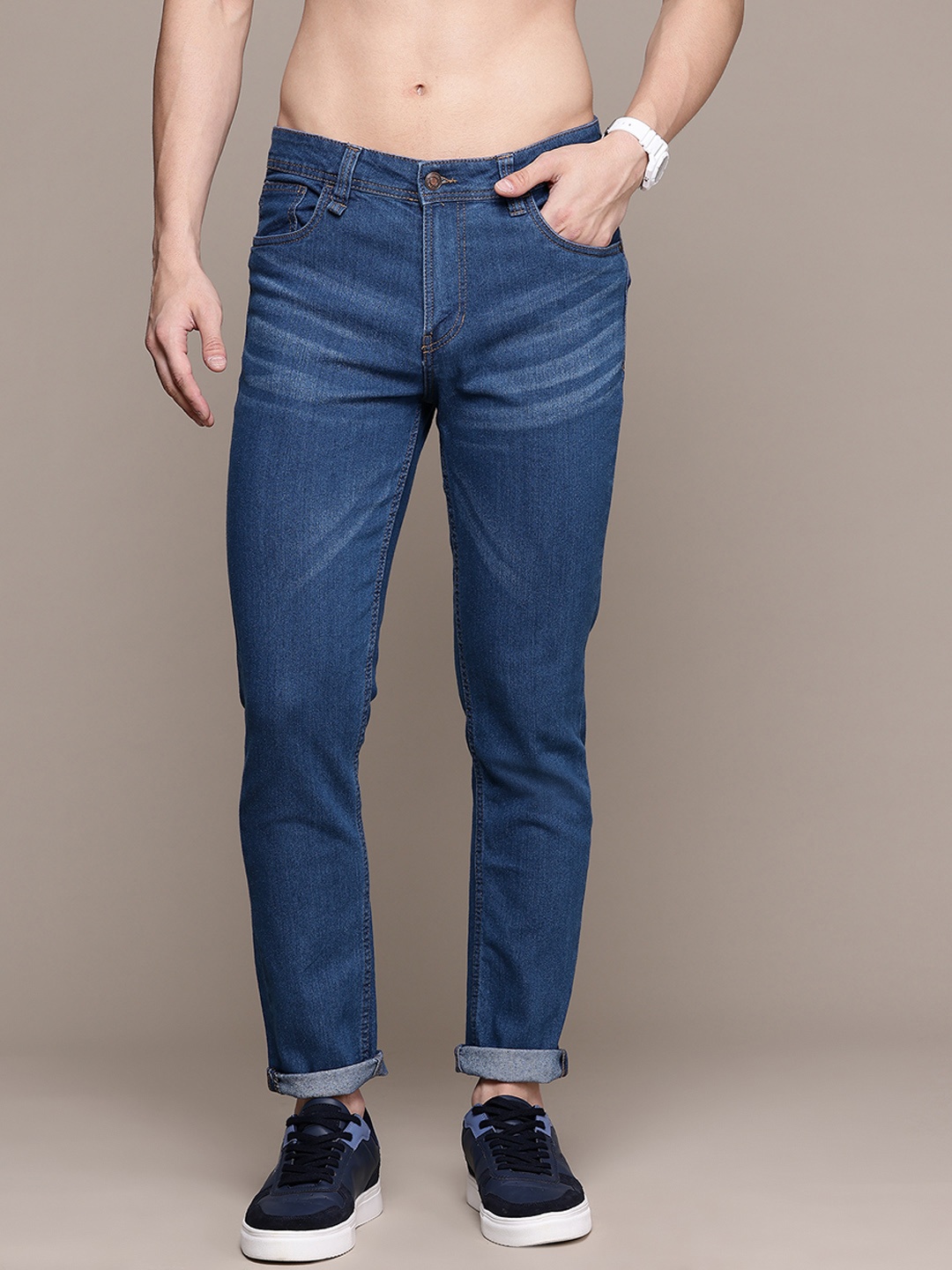 

The Roadster Lifestyle Co. Men Tapered Fit Jeans, Blue