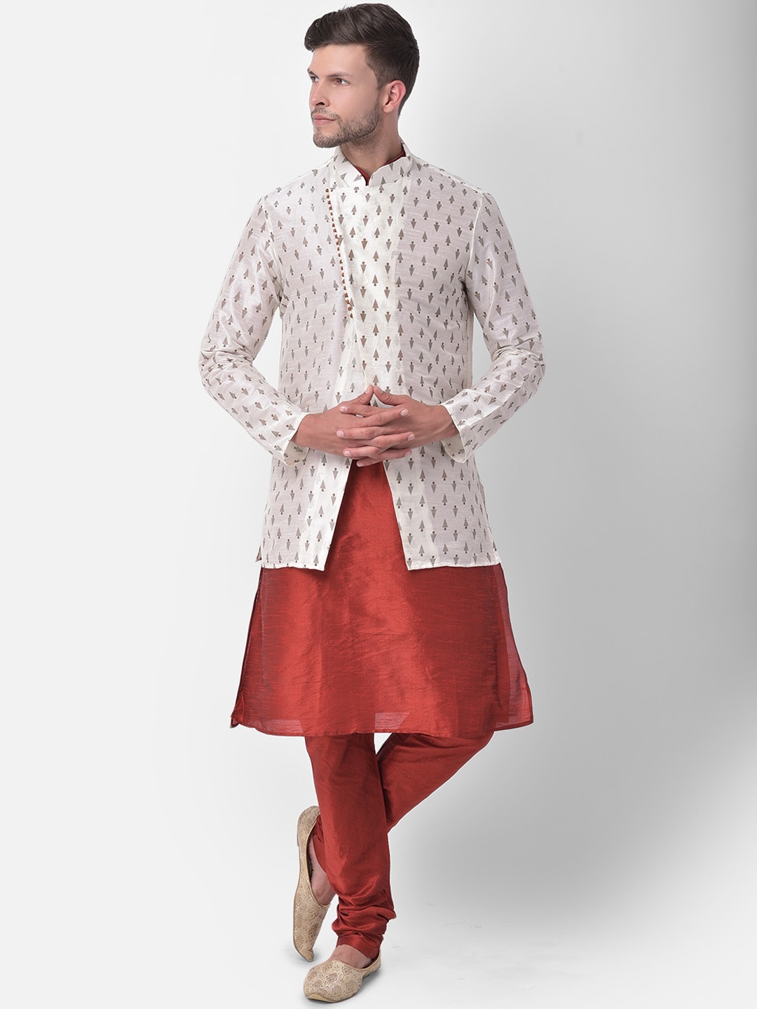 

DEYANN Printed Mandarin Collar Sherwani Set, Off white