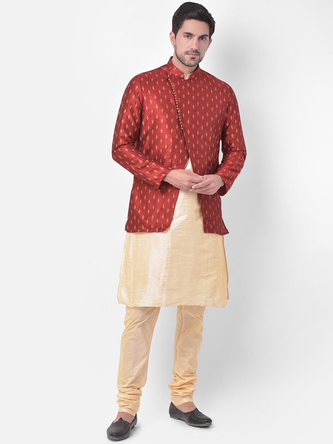 

DEYANN Printed Mandarin Collar Sherwani Set, Red