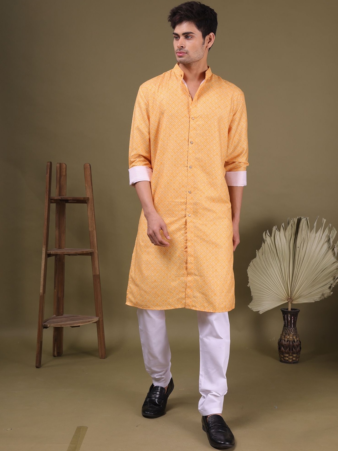 

SHIWAM ETHNIX Ethnic Motifs Block Printed Mandarin Collar Straight Kurta, Yellow