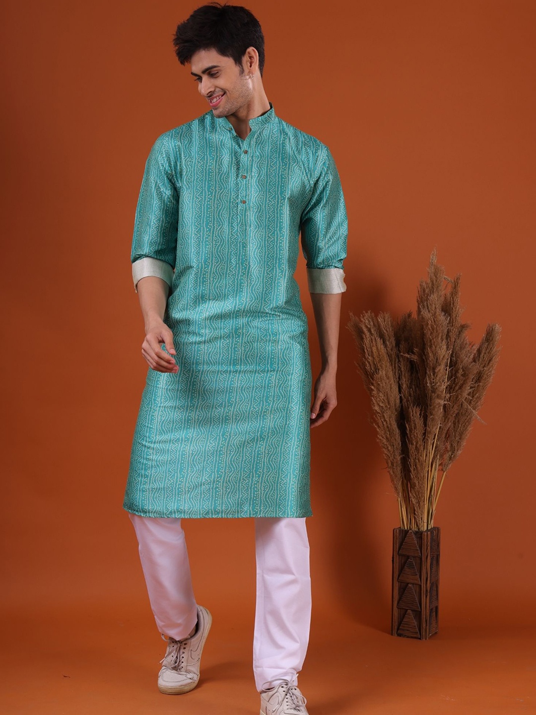 

SHIWAM ETHNIX Bandhani Printed Straight Cotton Silk Kurta, Green