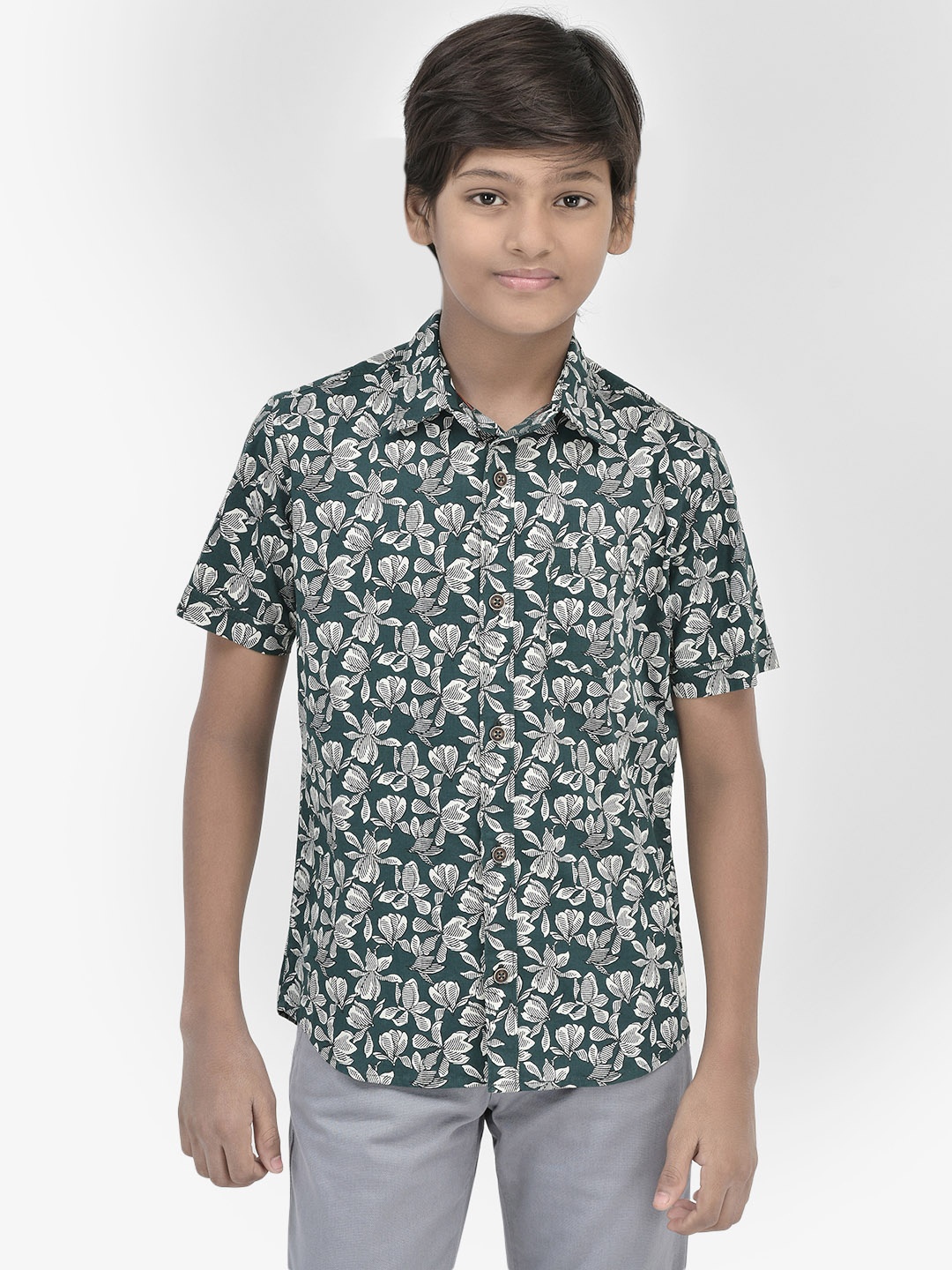 

Crimsoune Club Boys Floral Printed Spread Collar Slim Fit Cotton Casual Shirt, Green