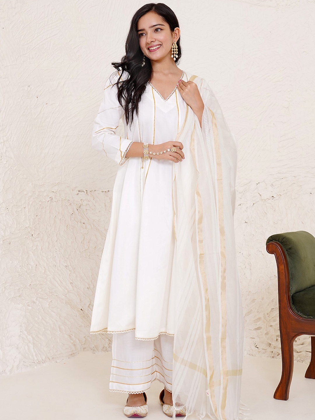 

NERO V-Neck Long Sleeves Empire Gotta Patti Kurta with Palazzos, Off white