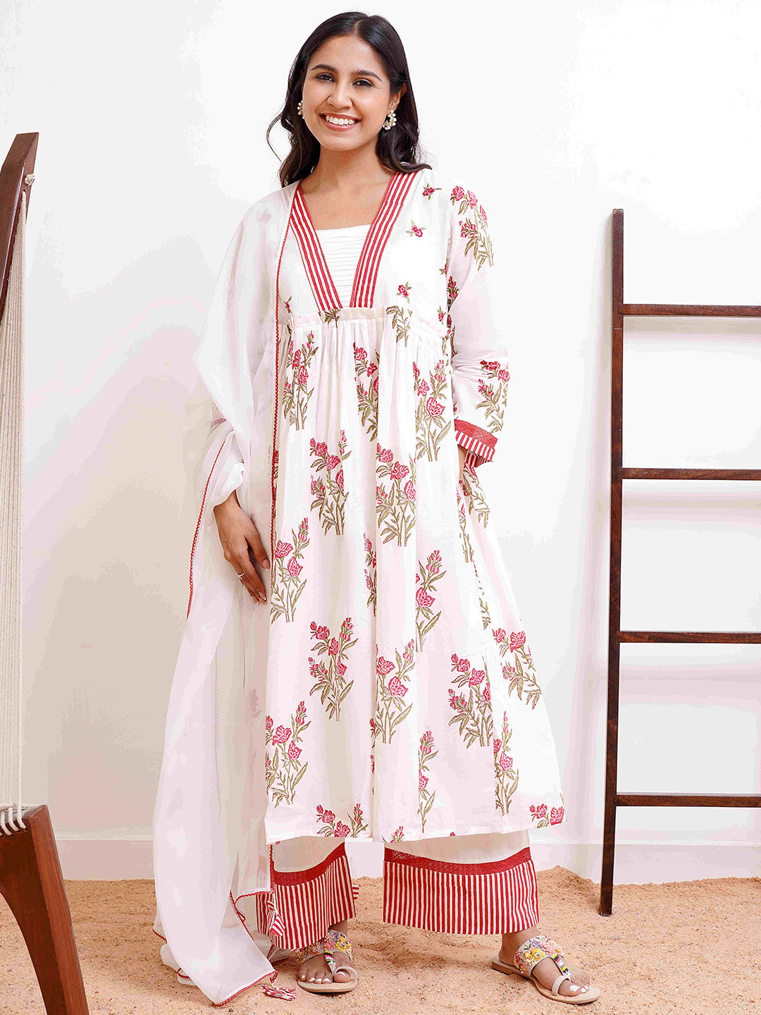 

NERO Shawl Collar Long Sleeves Floral Printed Empire Pure Cotton Kurta with Palazzos, Cream