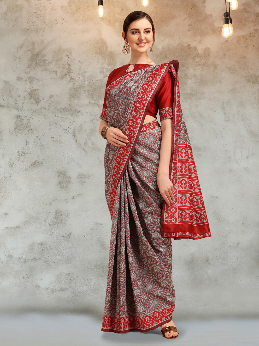 

RAJGRANTH Ethnic Motifs Woven Design Patola Saree, Grey
