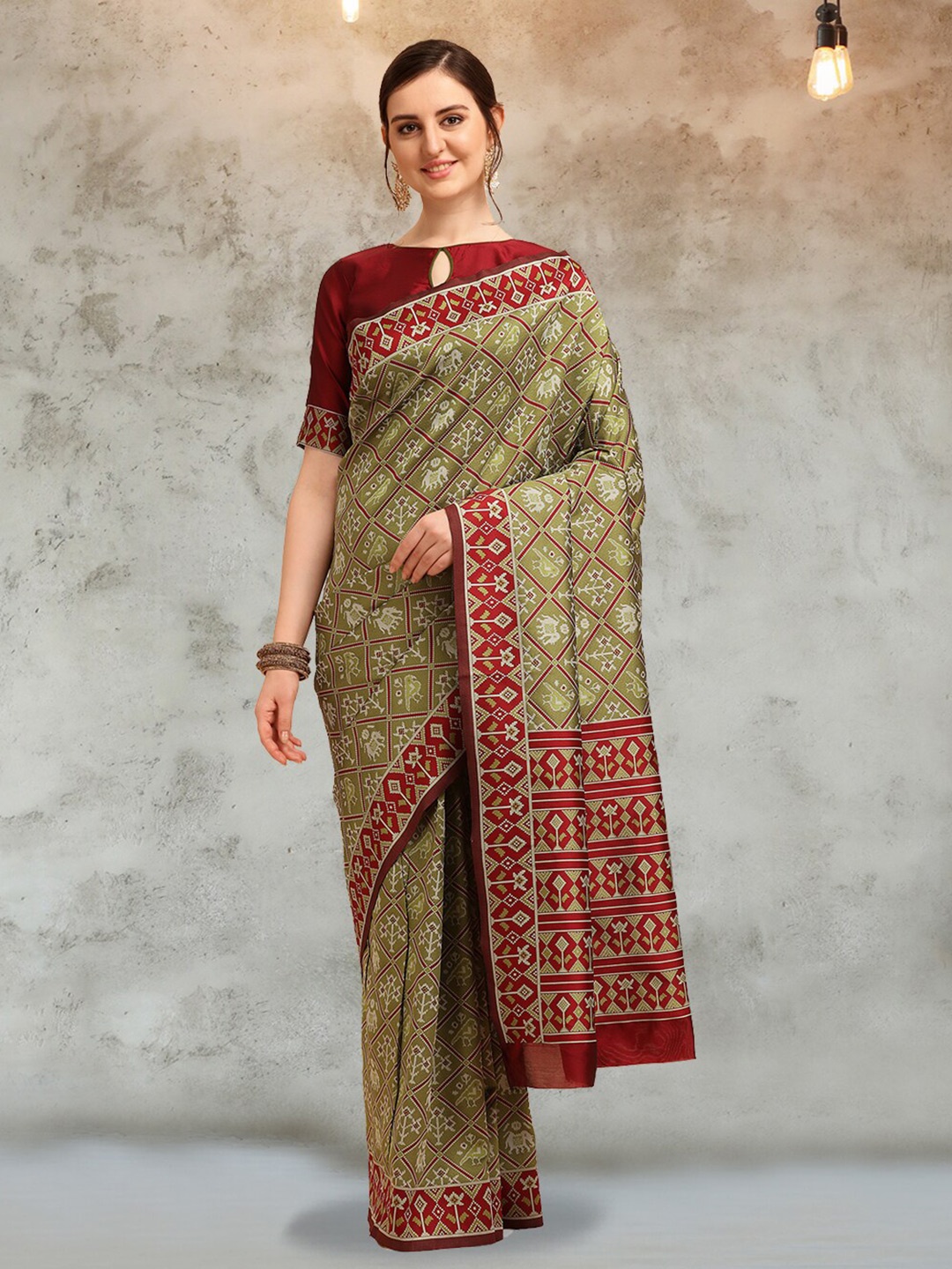 

RAJGRANTH Ethnic Motifs Woven Design Patola Saree, Lime green