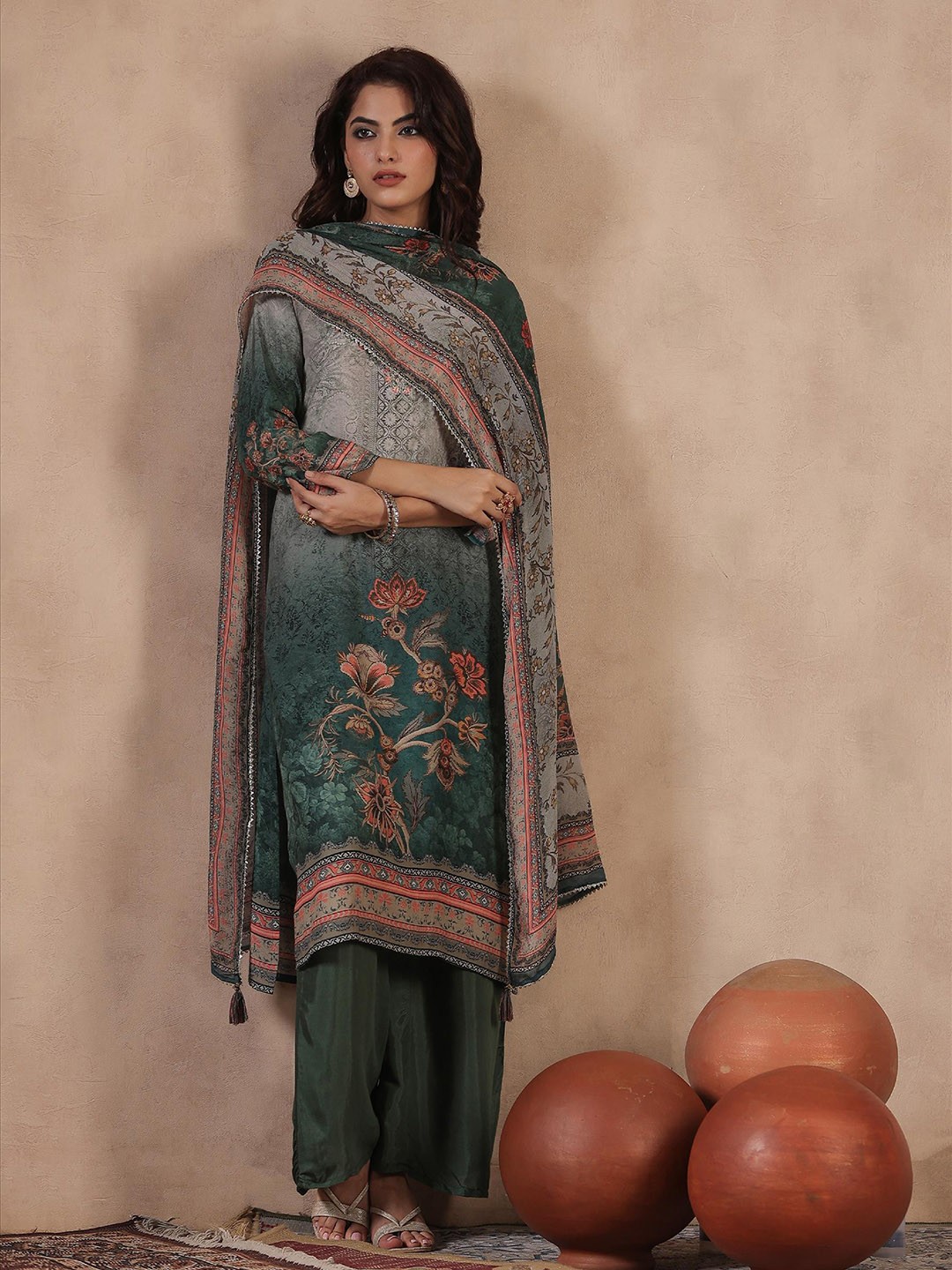

SCAKHI Floral Printed Regular Mirror Work Kurta with Palazzos & With Dupatta, Green