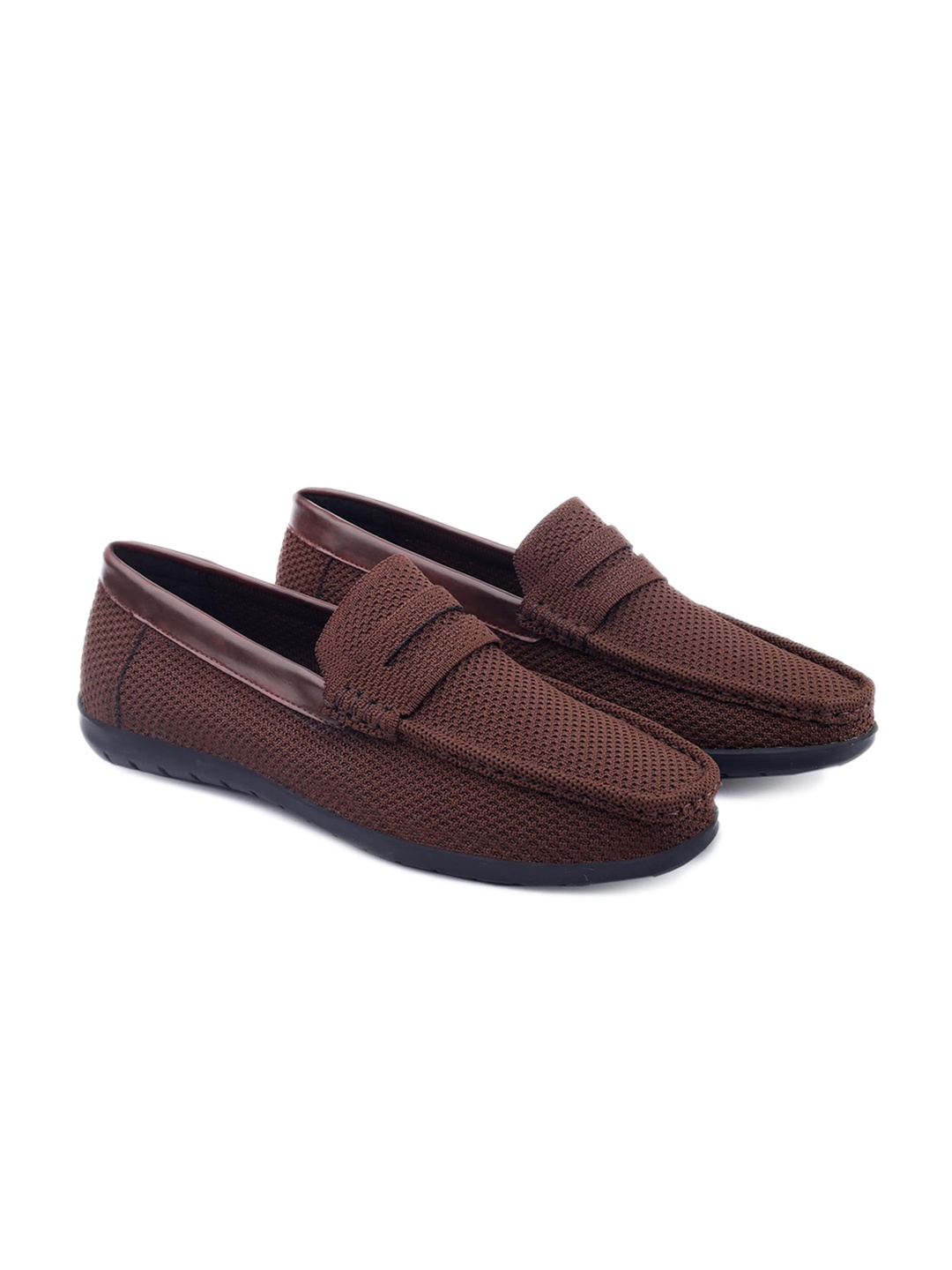 

Bxxy Men Textured Lightweight Penny Loafers, Brown