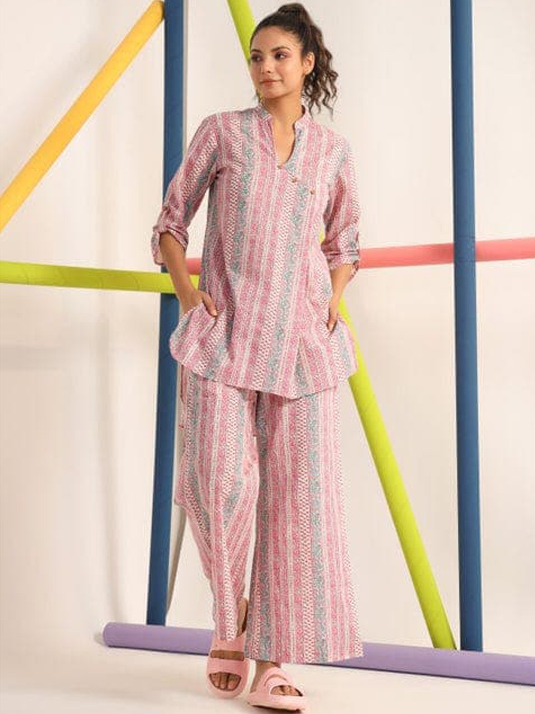 

Kandora Ethnic Motifs Printed Mandarin Collar Tunic With Palazzo, Pink