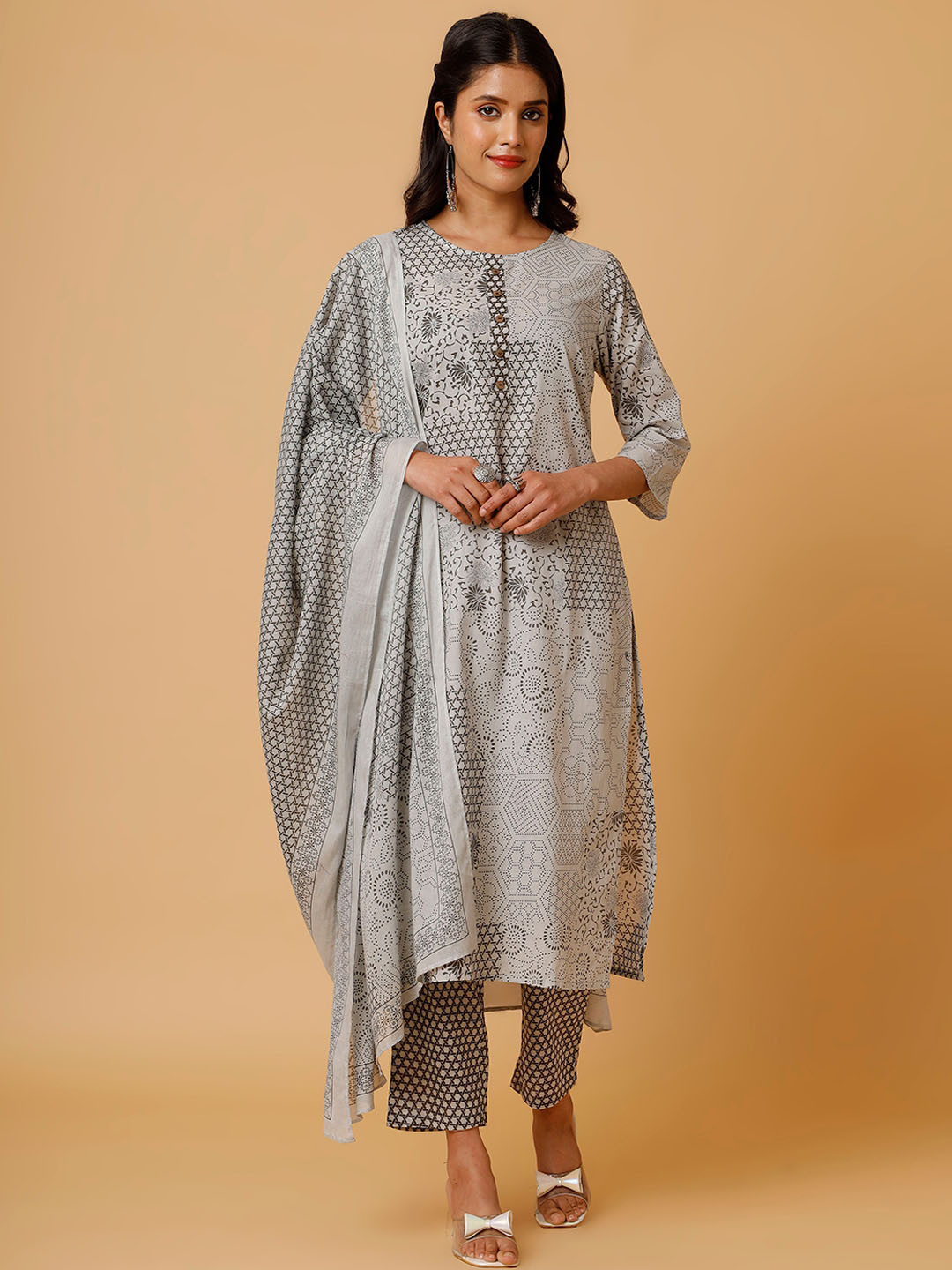 

soan Ethnic Motifs Printed Pure Cotton Straight Kurta with Trouser & Dupatta, Grey