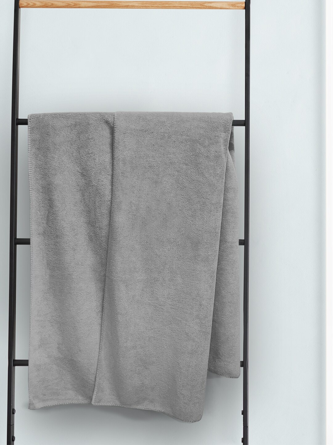 

Aura Grey 450 GSM Bath Towels