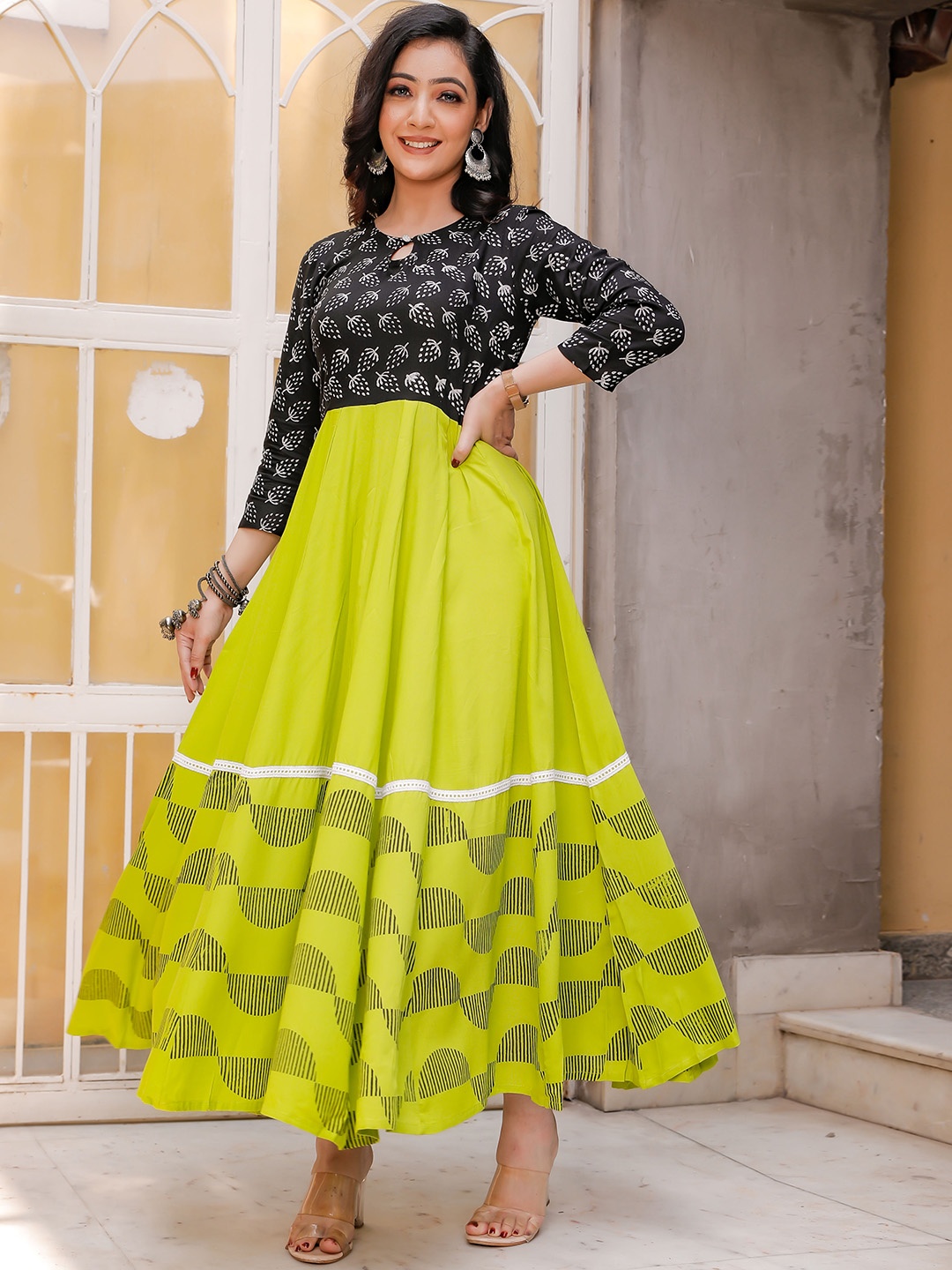 

Indi INSIDE Floral Block Print Flared Sleeves Anarkali Kurta, Fluorescent green