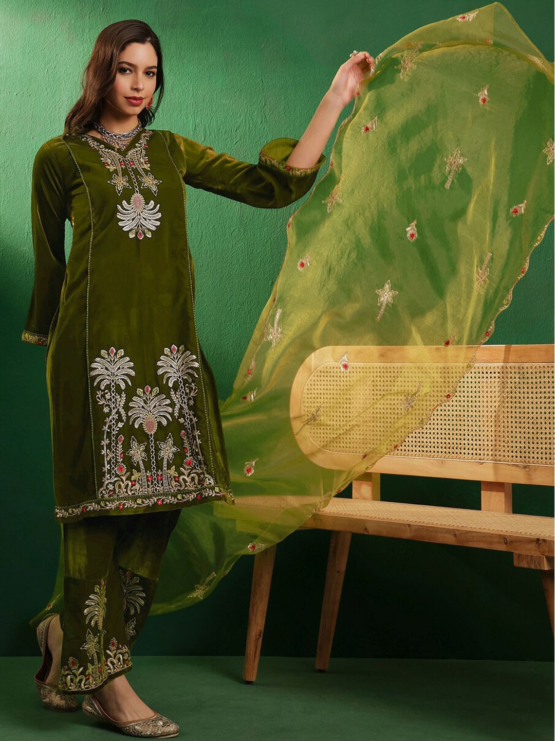 

Sangria Zari Embroidered Velvet Straight Kurta With Palazzos & Dupatta, Olive