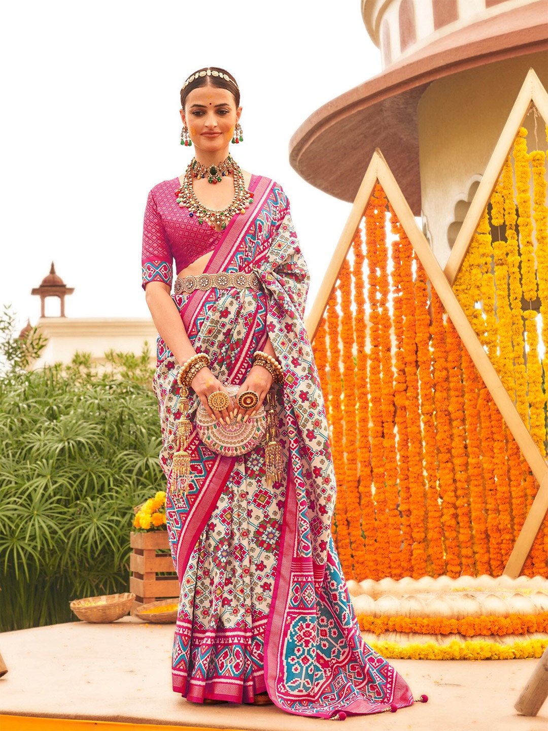 

elora Ajrak Printed Patola Saree, Pink