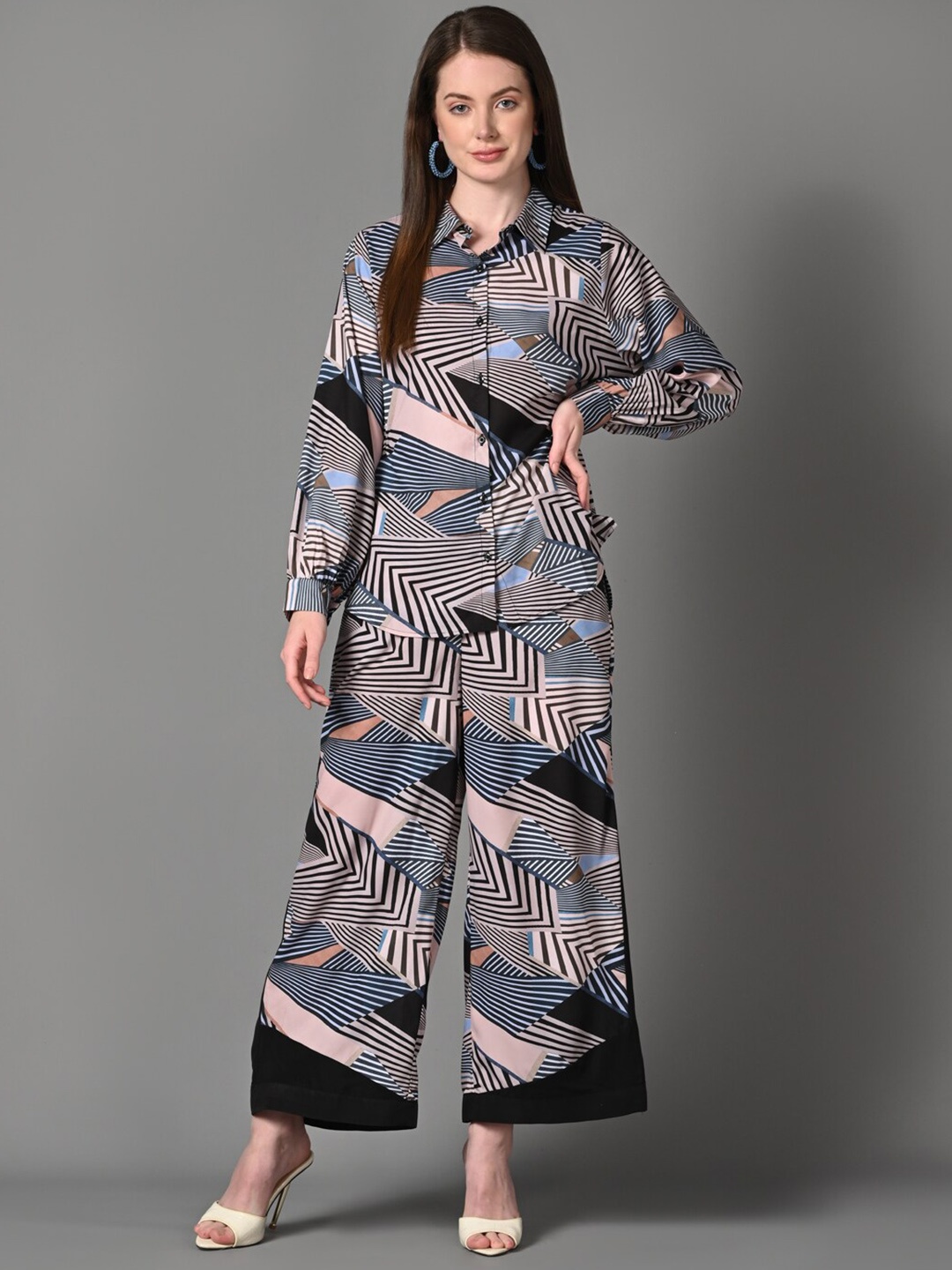 

Justin Whyte Printed Shirt Collar Shirt With Trouser, Black
