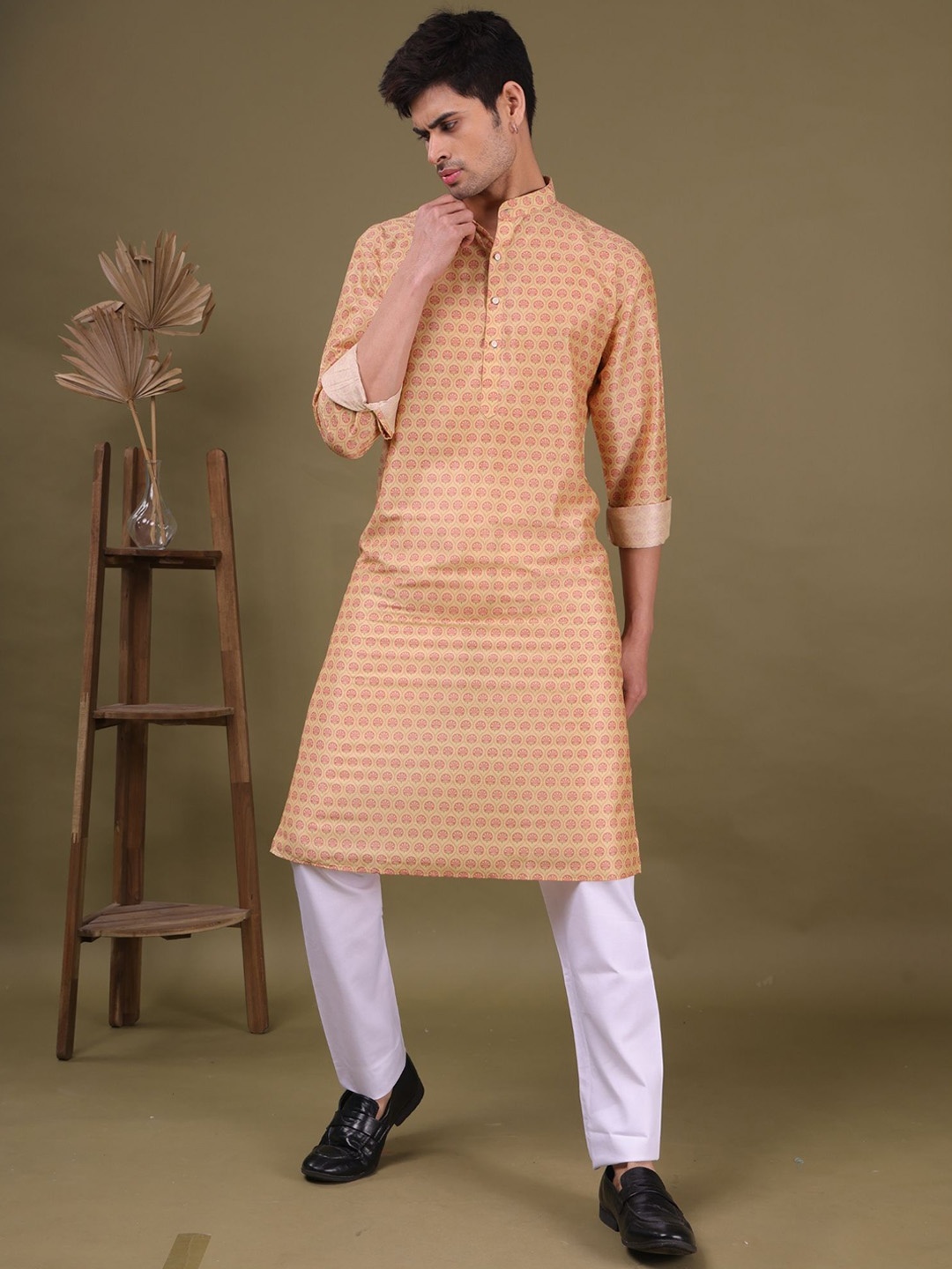 

SHIWAM ETHNIX Ethnic Motifs Printed Regular Kurta with Pyjamas, Cream