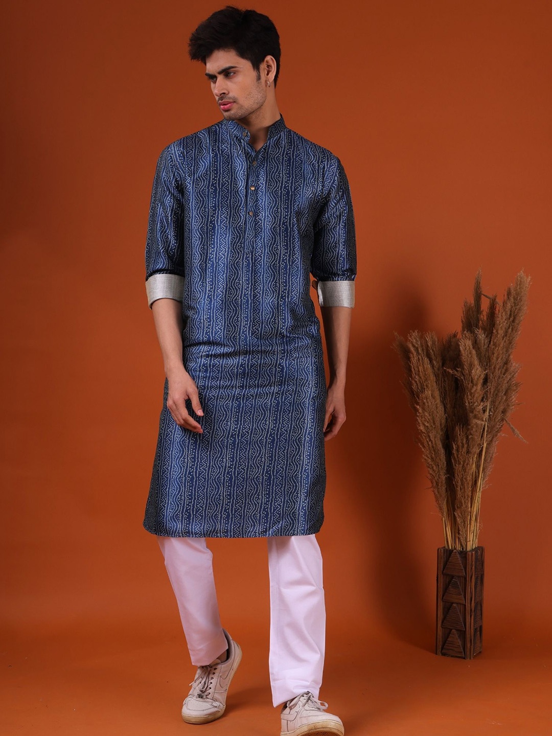 

SHIWAM ETHNIX Printed Regular Kurta with Pyjamas, Navy blue