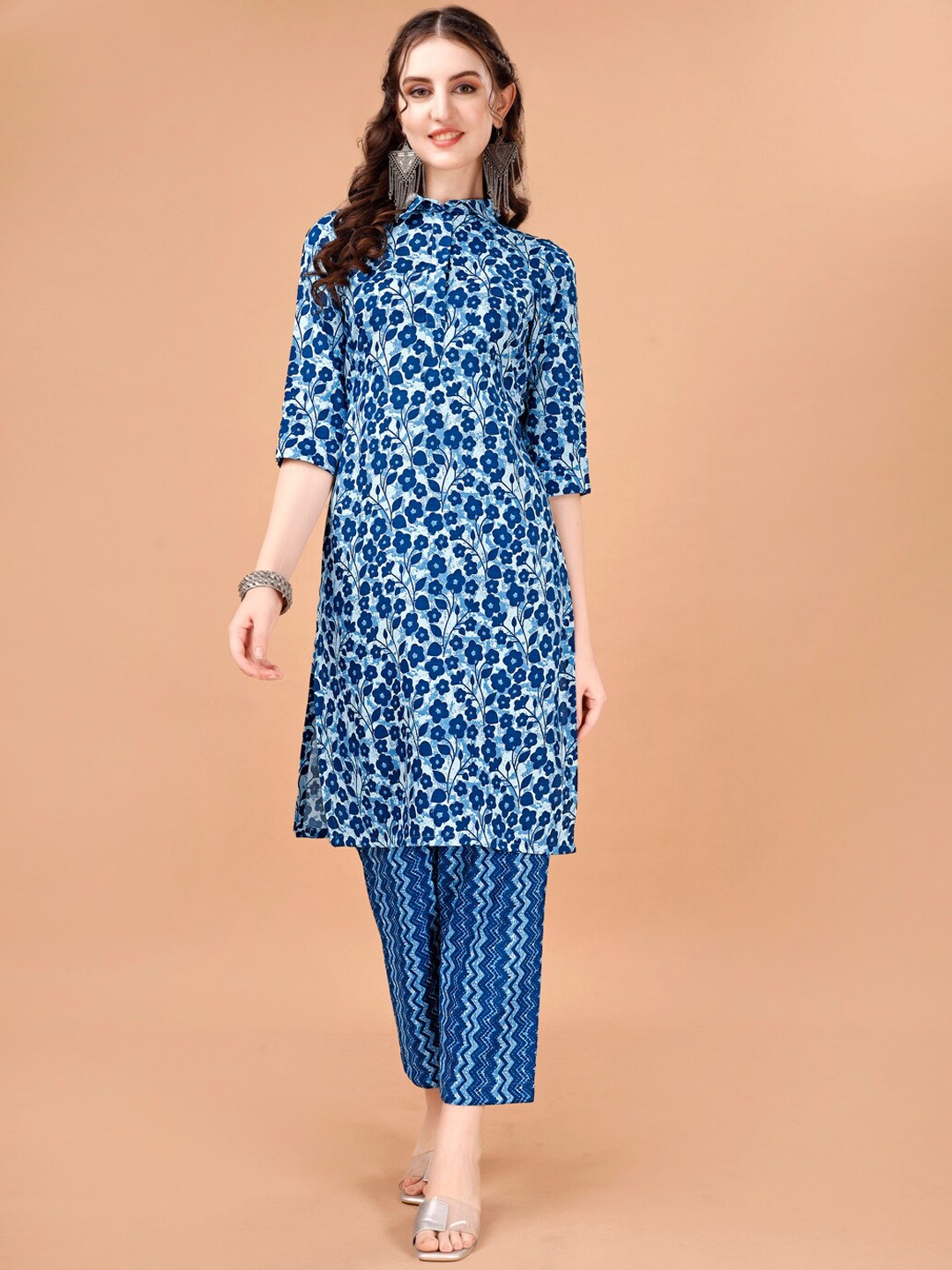 

KALINI Floral Printed Regular Shirt Collar Kurta with Trousers, Blue