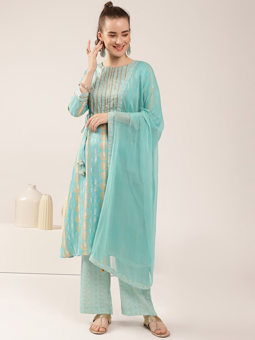 

DRESOUL Abstract Printed Round Neck Gotta Patti Kurta with Trousers & With Dupatta, Blue