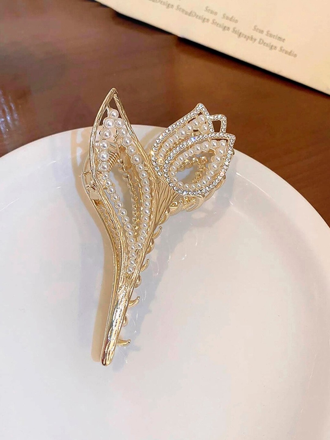 

OOMPH Embellished Claw Clip, Gold