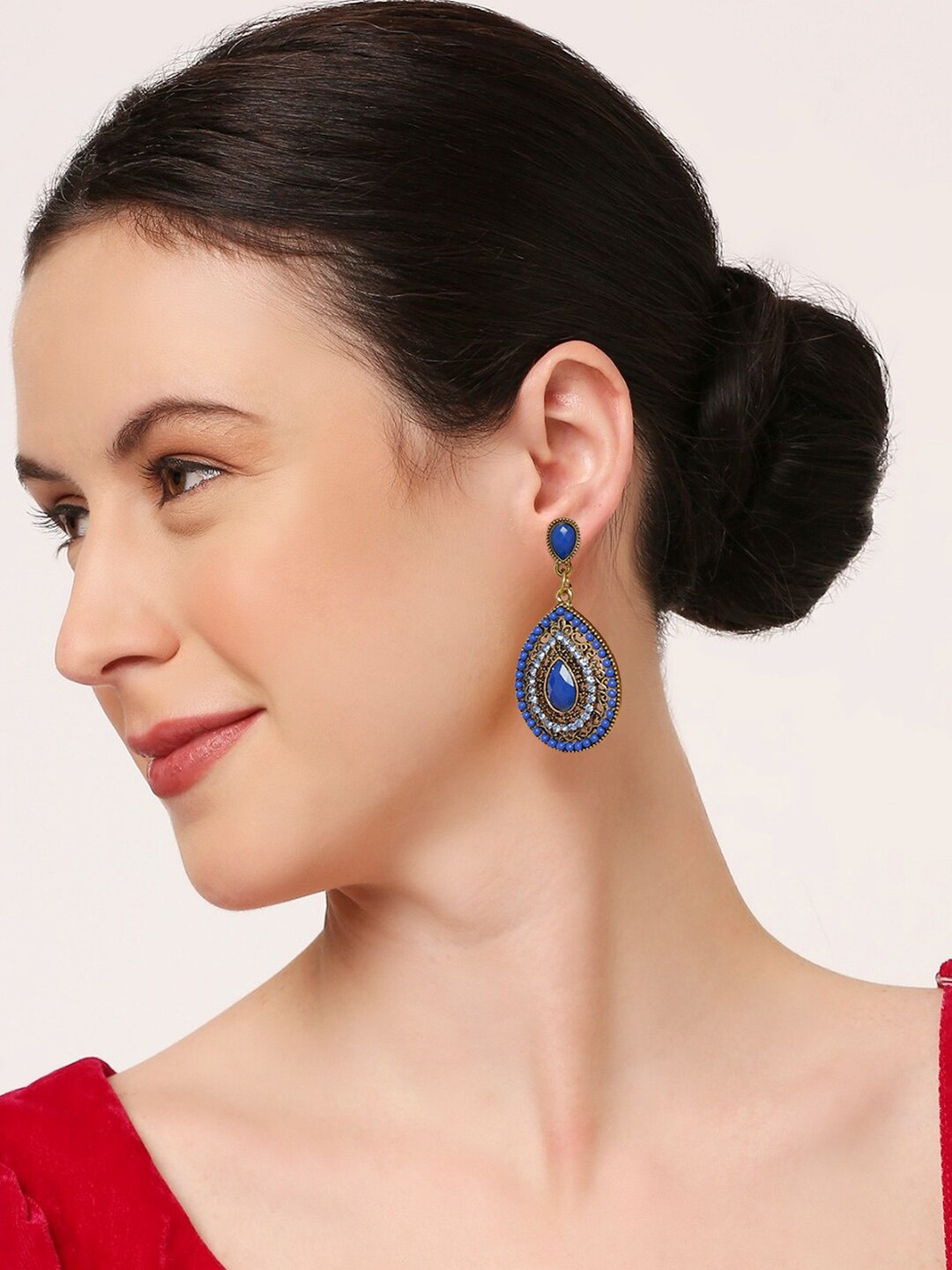 

OOMPH Teardrop Shaped Drop Earrings, Gold