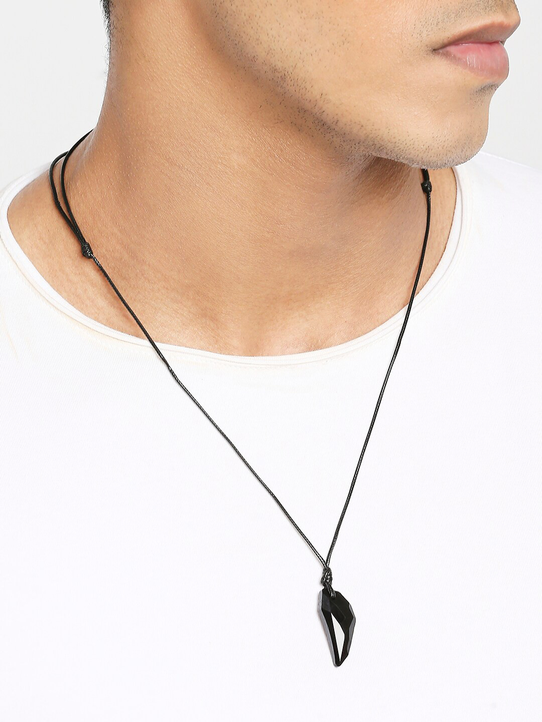 

OOMPH Oval Pendants with Chains, Black