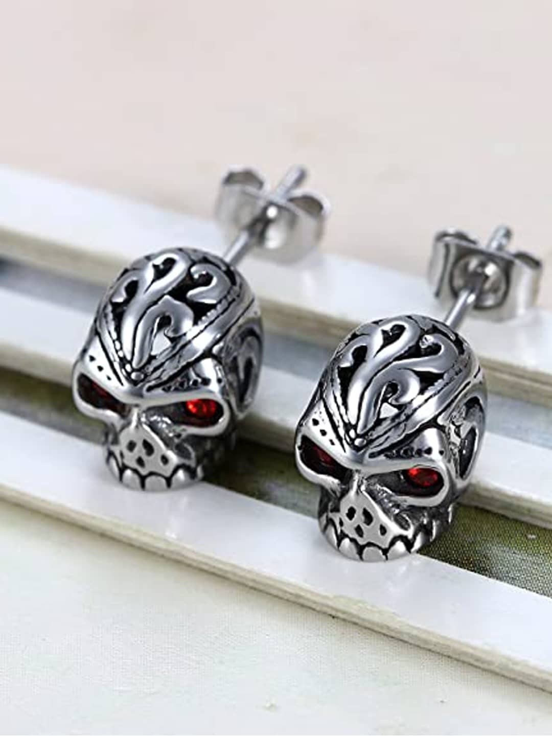 

OOMPH Contemporary Stud Earrings, Silver