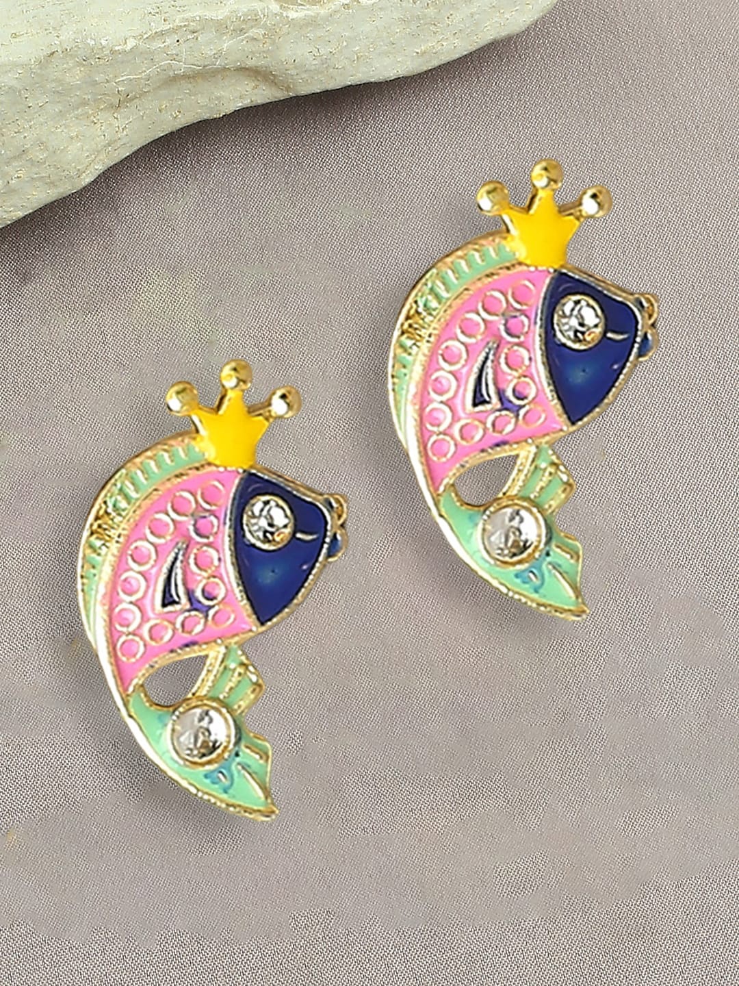 

OOMPH Kundan Studs Earrings, Gold
