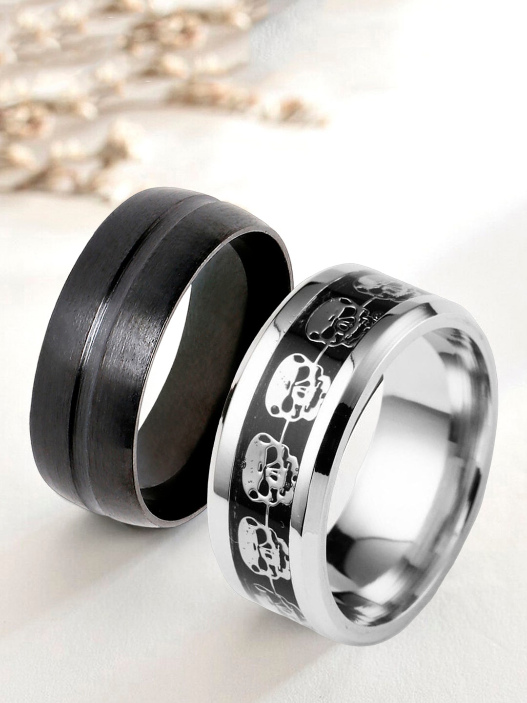 

OOMPH Men Set of 2 Stainless Steel Finger Rings, Silver