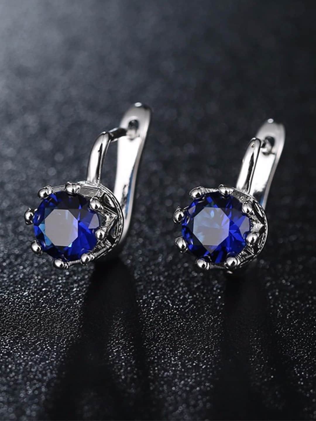 

OOMPH Contemporary Stud Earrings, Blue