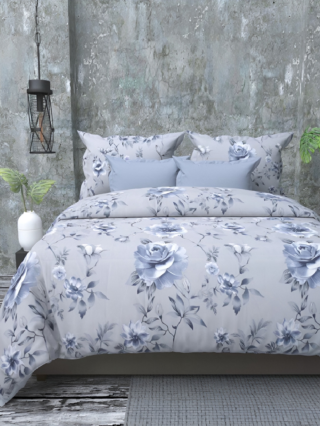 

Laying Style White & Grey Ethnic Motifs 350 TC Queen Bedsheet with 2 Pillow Covers