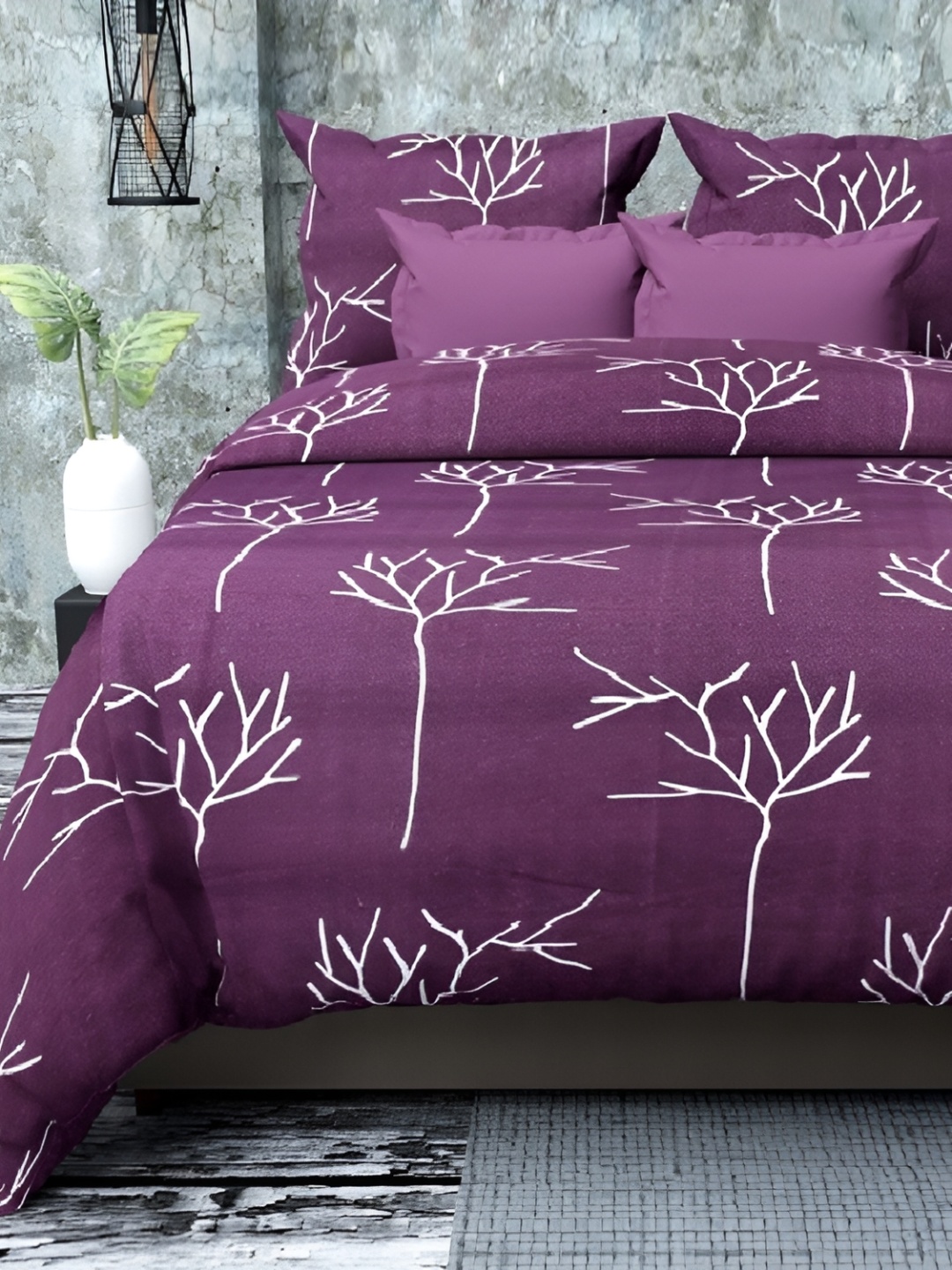 

Laying Style Purple & White Floral 350 TC Queen Bedsheet with 2 Pillow Covers