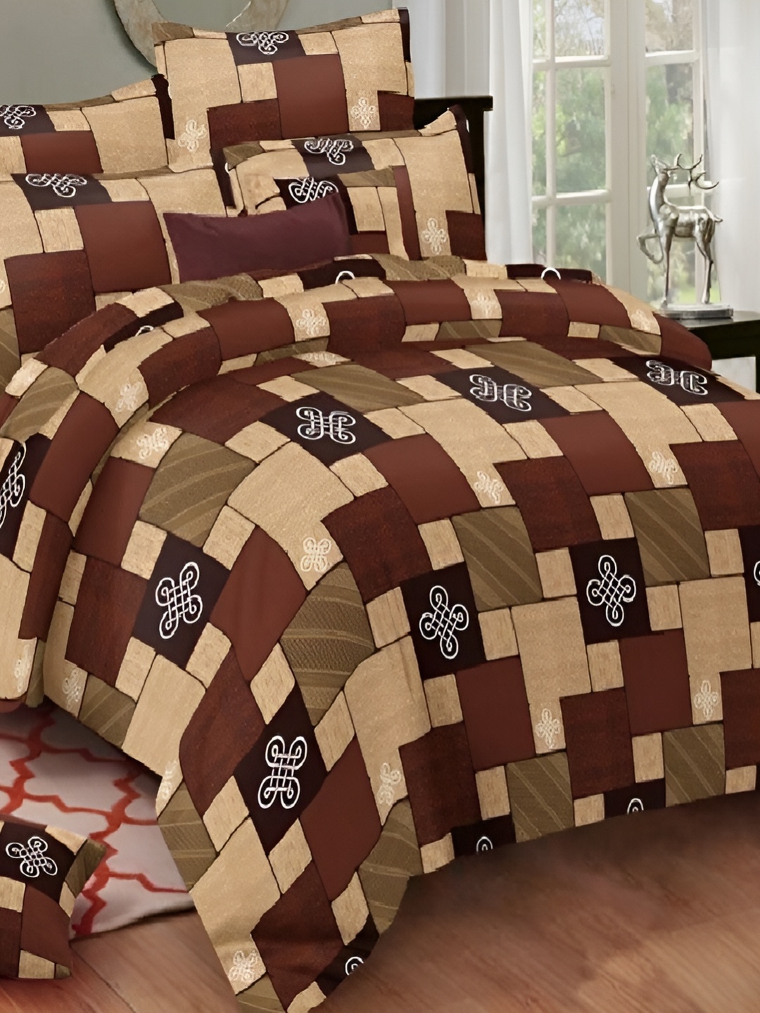 

Laying Style Beige & White Floral 350 TC Queen Bedsheet with 2 Pillow Covers
