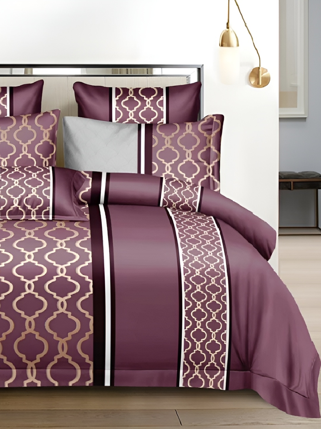 

Laying Style Purple & Grey Geometric 160 TC Queen Bedsheet with 2 Pillow Covers