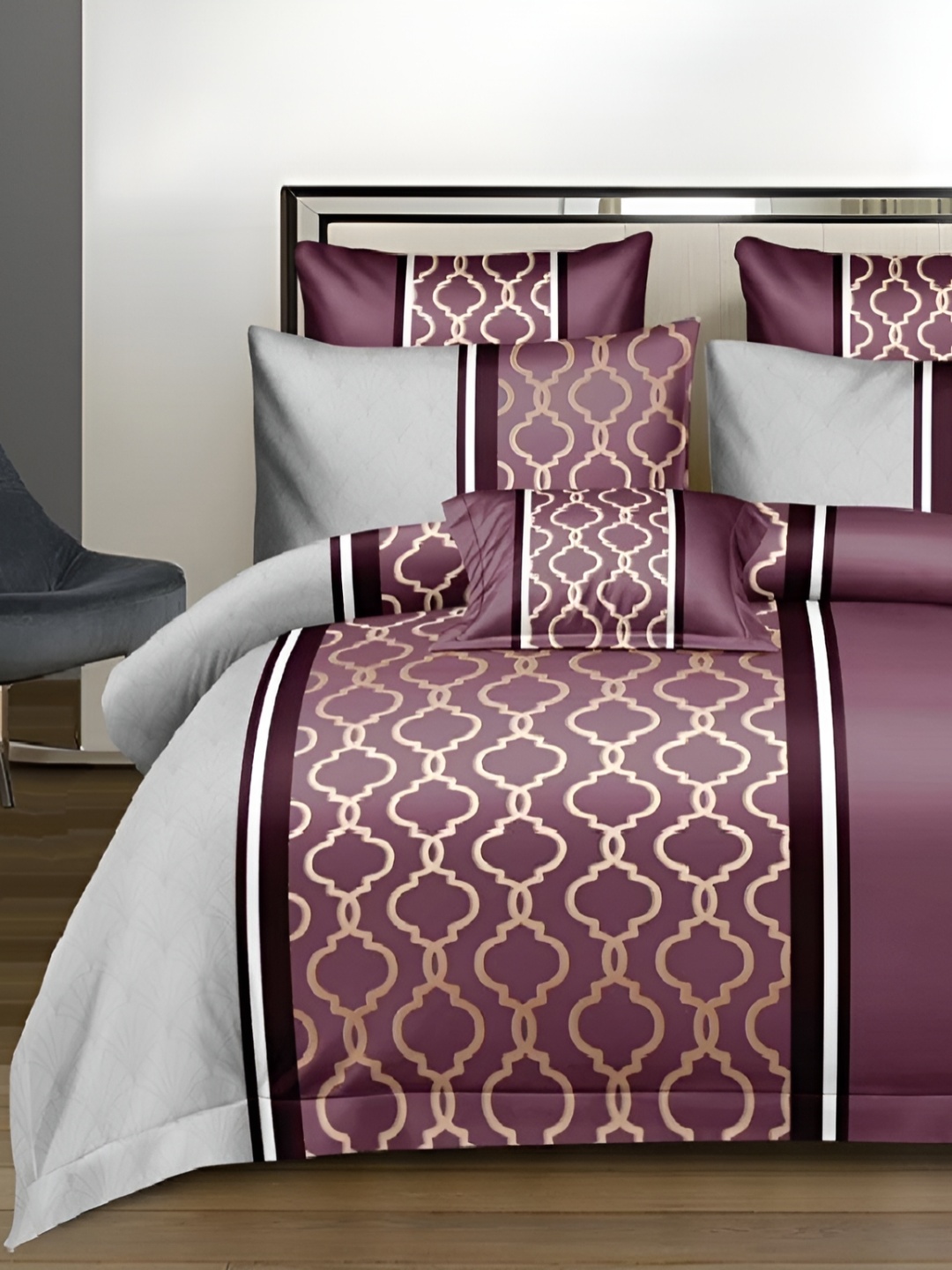 

Laying Style Pink & Grey Geometric 350 TC Queen Bedsheet with 2 Pillow Covers