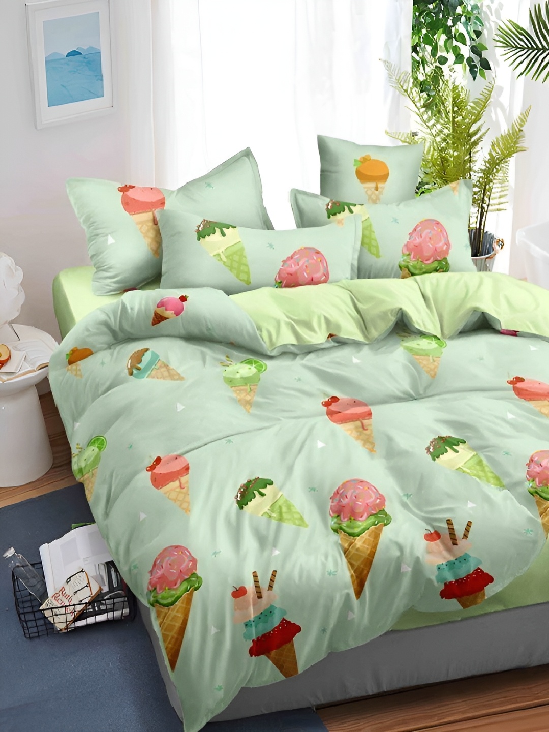 

Laying Style Green & Red Ethnic Motifs 160 TC Queen Bedsheet with 2 Pillow Covers