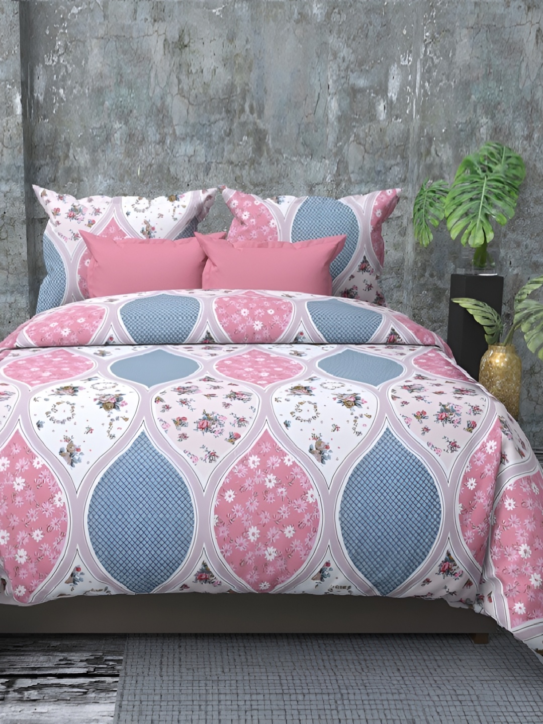 

Laying Style Pink & White Ethnic Motifs 350 TC Queen Bedsheet with 2 Pillow Covers