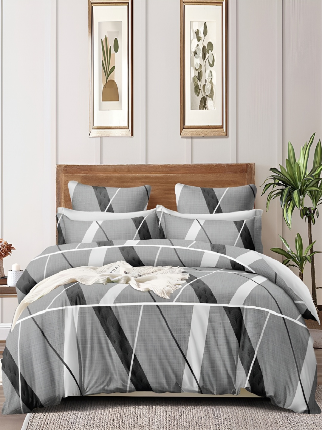 

Laying Style Grey & Black Geometric 160 TC Queen Bedsheet with 2 Pillow Covers