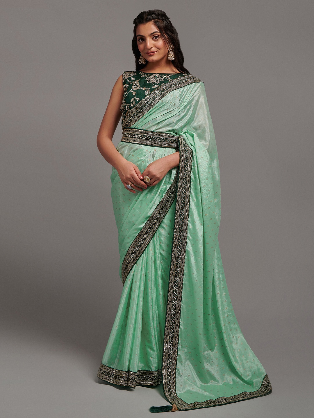 

Ekasya Floral Printed Embroidered Saree, Olive