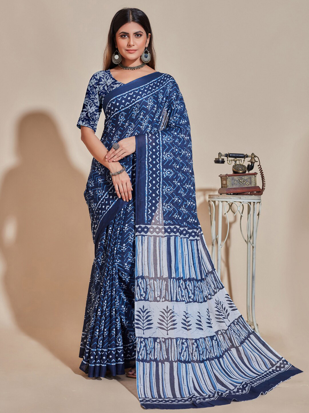 

Kasak Floral Printed Pure Cotton Block Print Saree, Blue