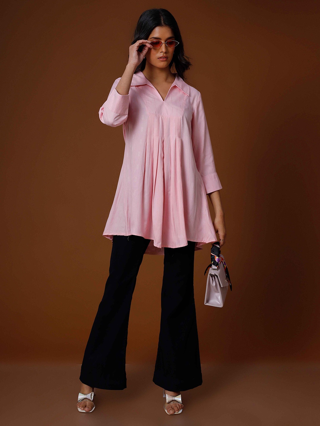 

soan Shirt Collar Dobby Pleated A-Line Kurti, Pink
