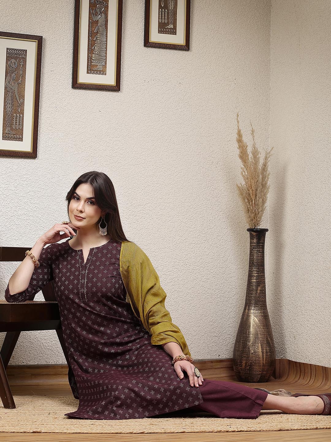 

SKYLEE Regular Kurta with Trousers & Dupatta, Purple