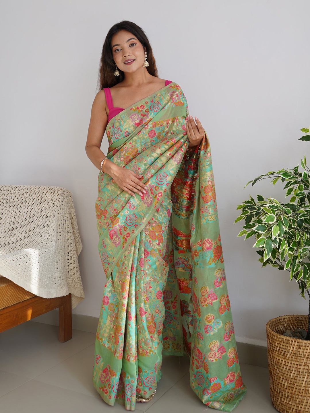 

MORLY Floral Woven Design Kanjeevaram Zari Saree, Sea green